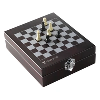 Houten wijn cadeauset met schaakspel