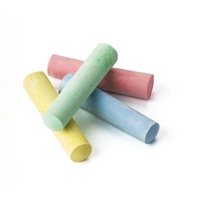 Kartonnen box met stoepkrijt